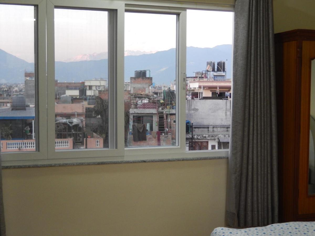 קטמנדו Shine Homestay Famille Francophone - Shine Home And Apartment מראה חיצוני תמונה