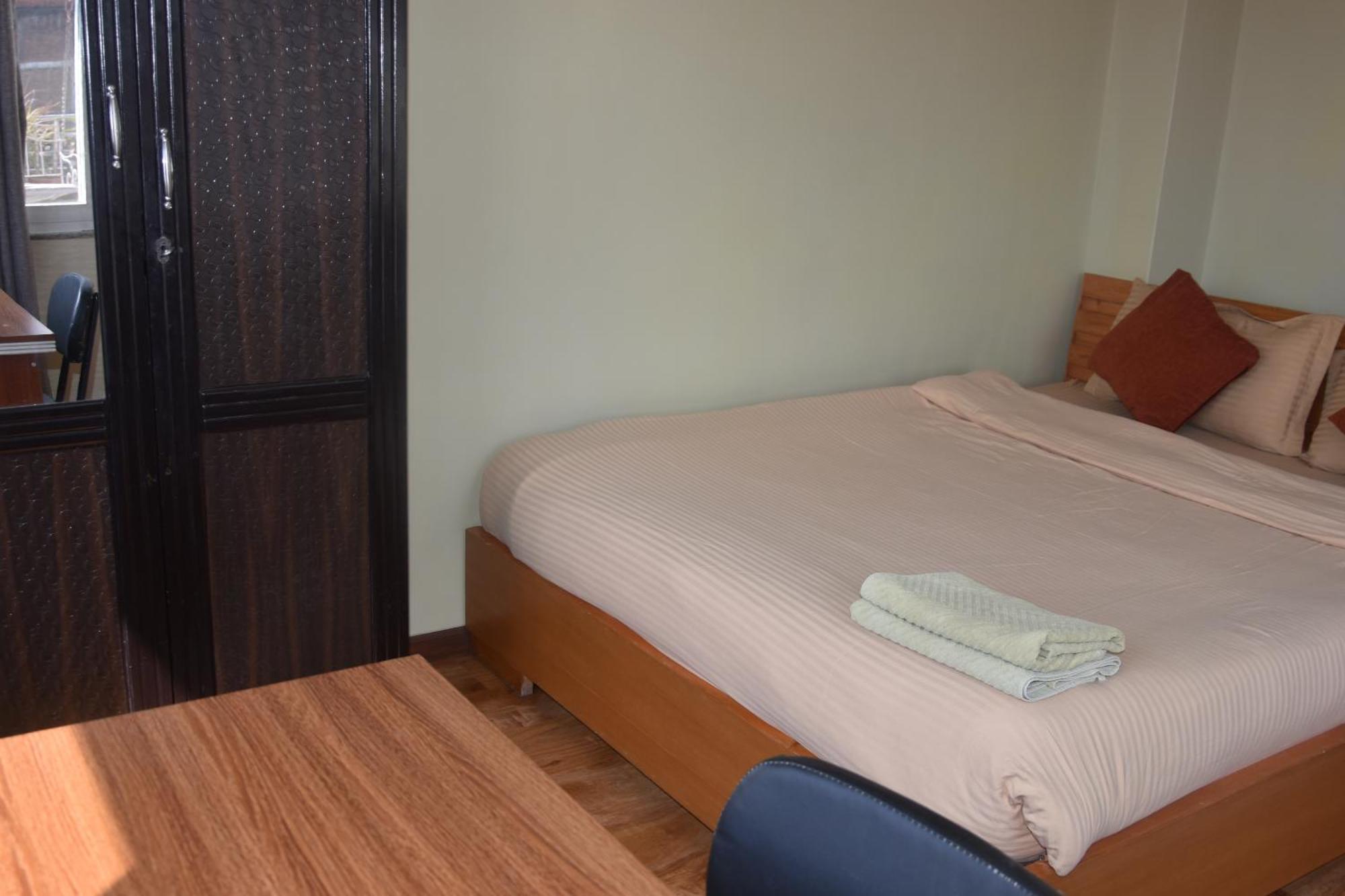 קטמנדו Shine Homestay Famille Francophone - Shine Home And Apartment מראה חיצוני תמונה
