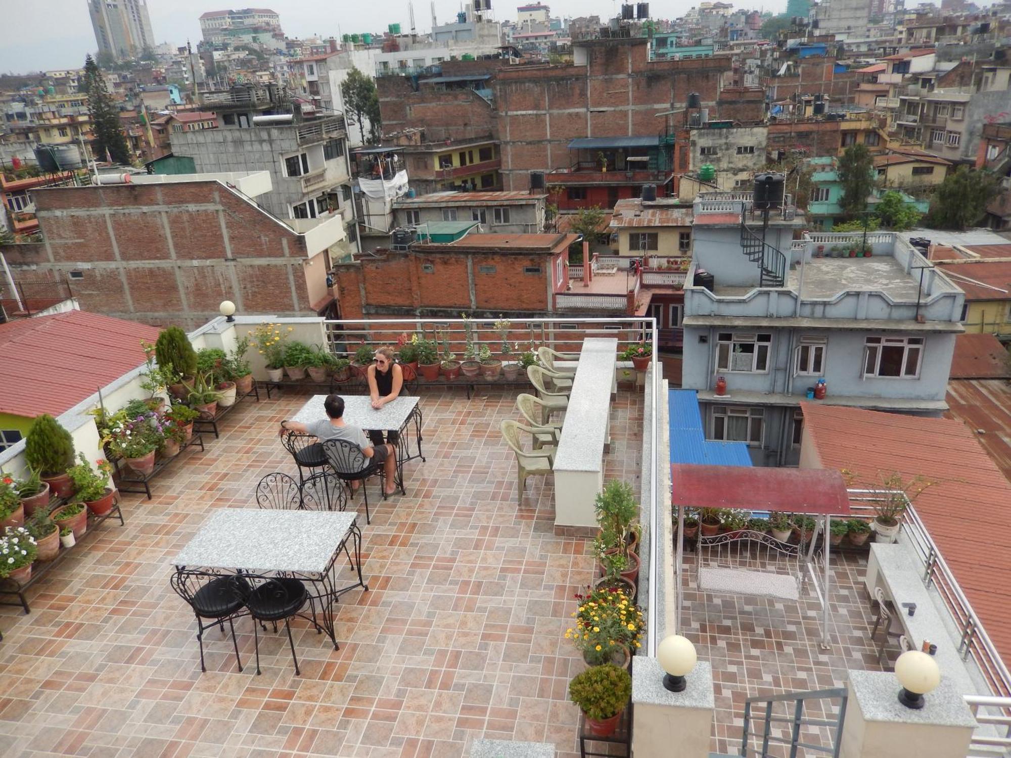 קטמנדו Shine Homestay Famille Francophone - Shine Home And Apartment מראה חיצוני תמונה