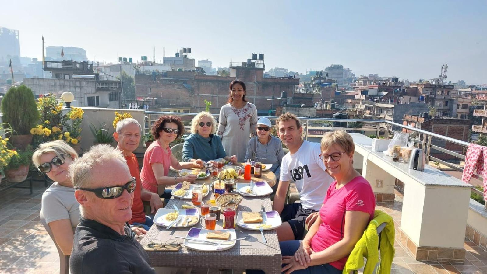 קטמנדו Shine Homestay Famille Francophone - Shine Home And Apartment מראה חיצוני תמונה