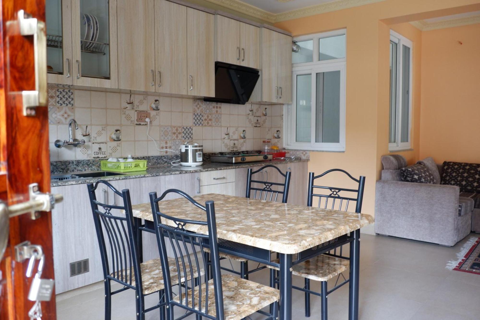 קטמנדו Shine Homestay Famille Francophone - Shine Home And Apartment מראה חיצוני תמונה