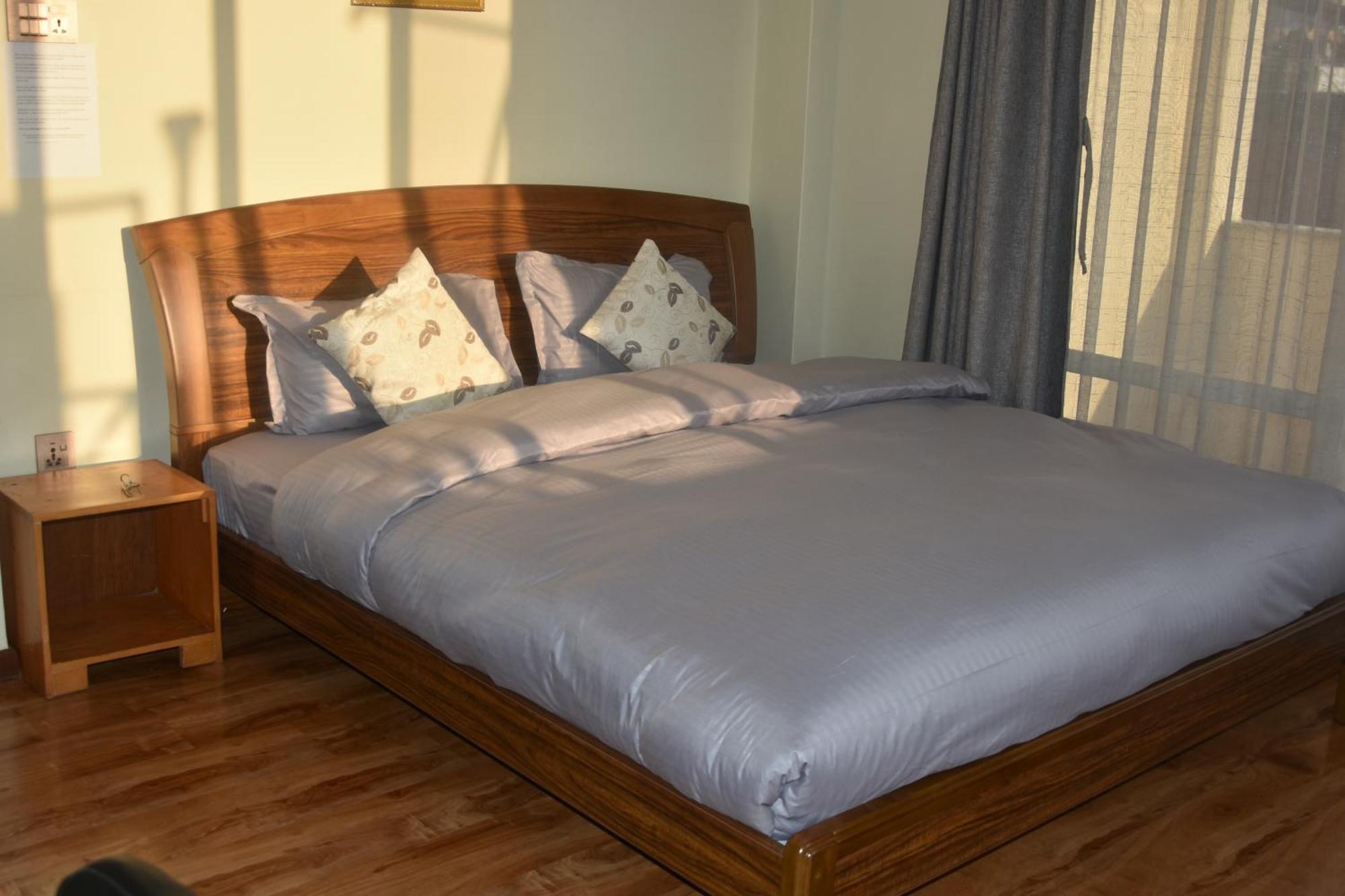 קטמנדו Shine Homestay Famille Francophone - Shine Home And Apartment מראה חיצוני תמונה