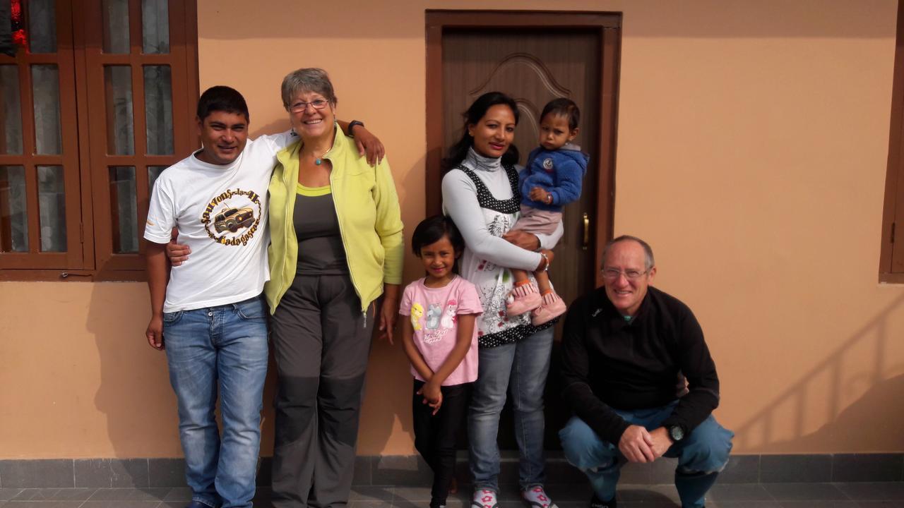 קטמנדו Shine Homestay Famille Francophone - Shine Home And Apartment מראה חיצוני תמונה
