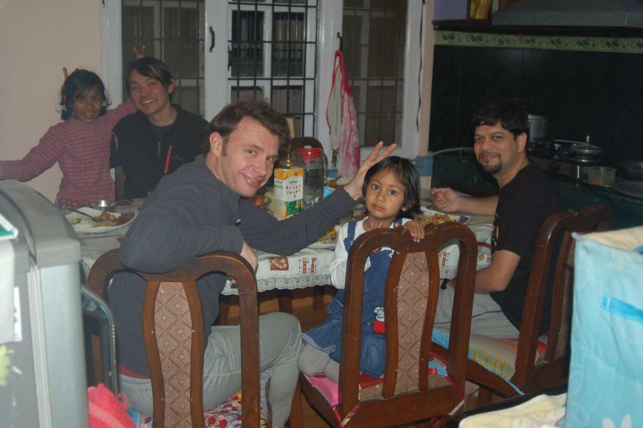קטמנדו Shine Homestay Famille Francophone - Shine Home And Apartment מראה חיצוני תמונה