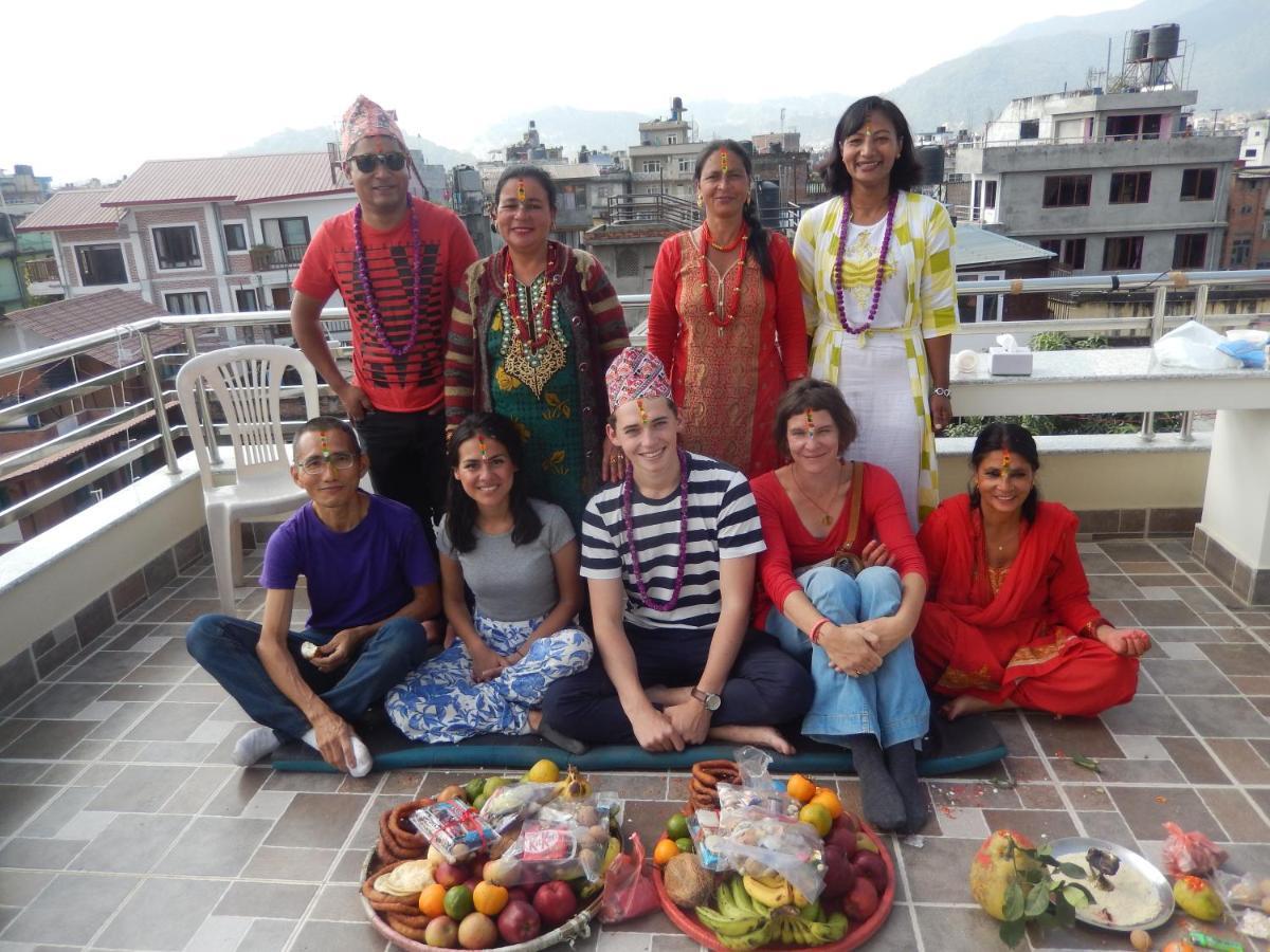 קטמנדו Shine Homestay Famille Francophone - Shine Home And Apartment מראה חיצוני תמונה